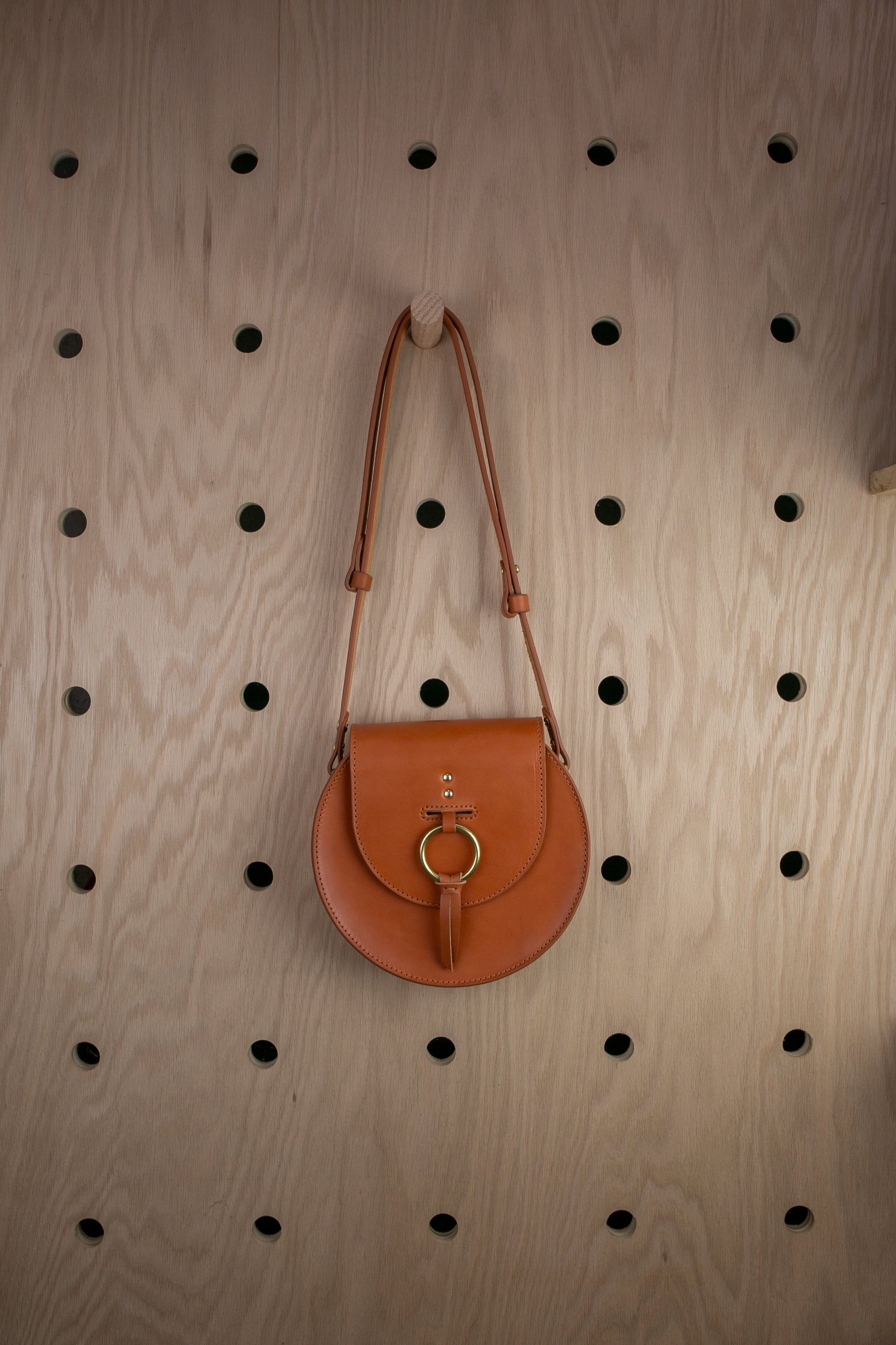 Phoebe: Discontinued Color English Tan