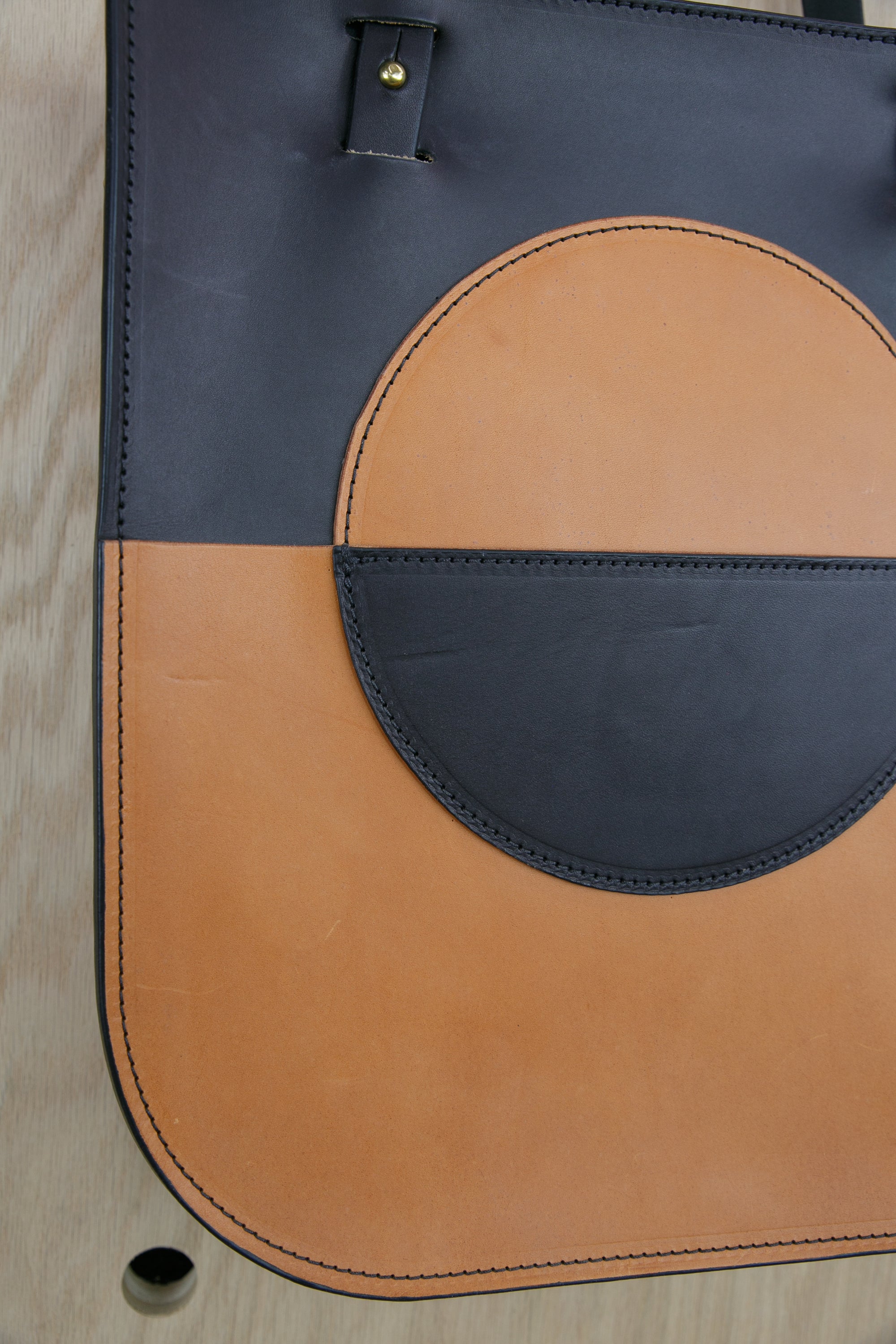Luna Tote: Pre-Loved, Bauhaus