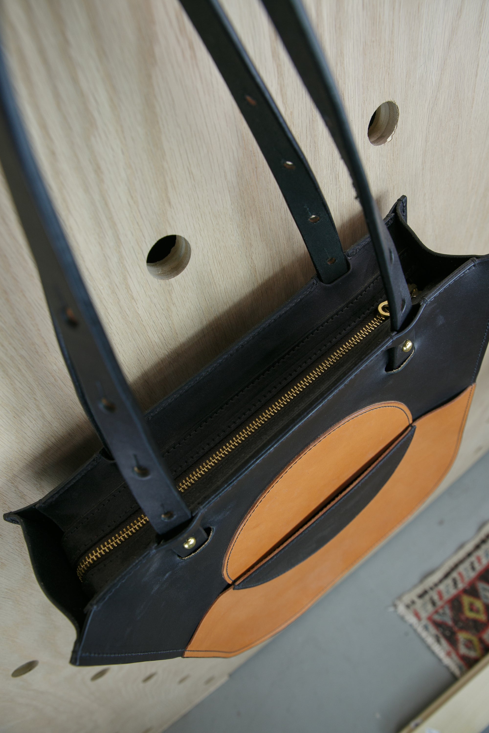 Luna Tote: Pre-Loved, Bauhaus