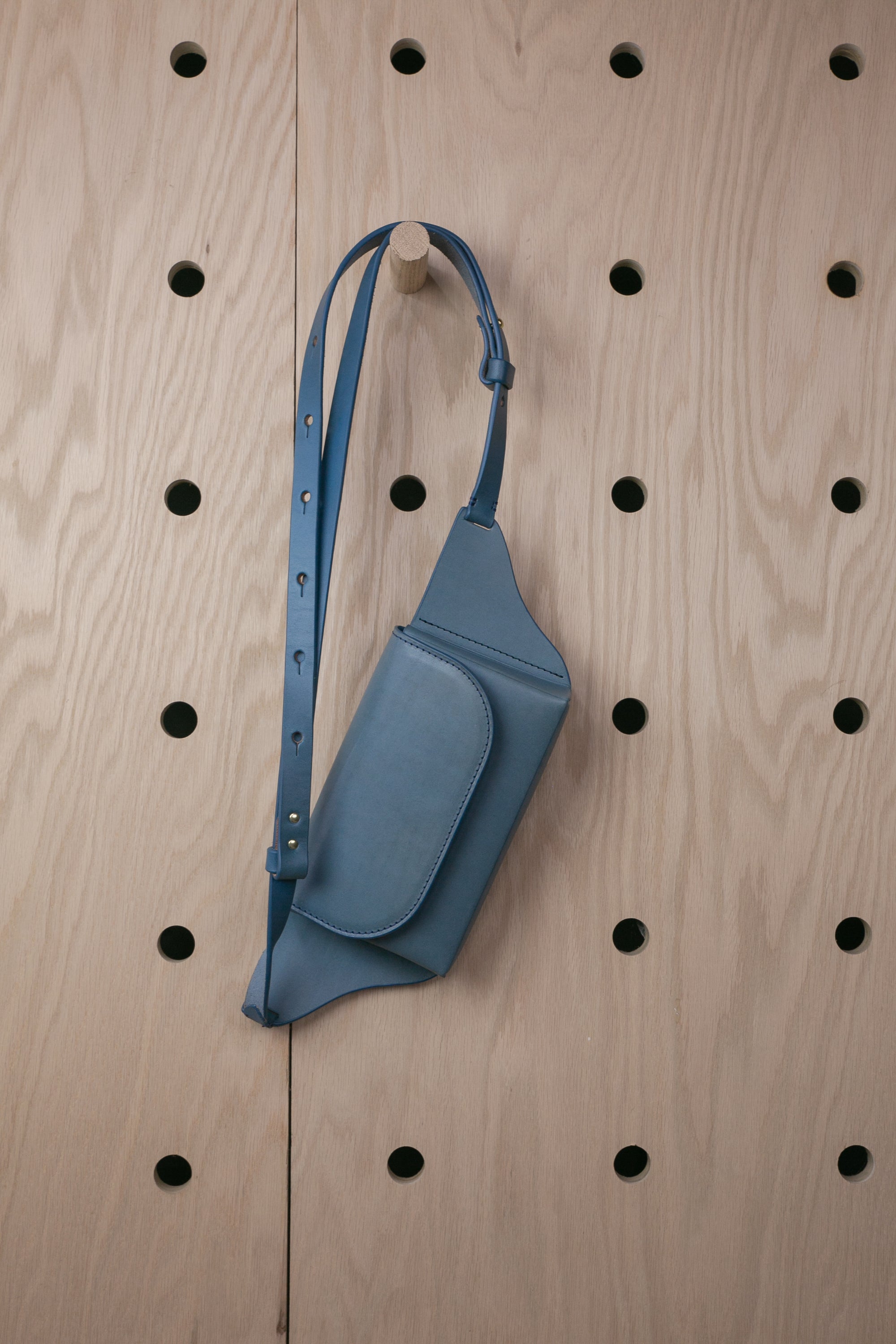 The Charlotte Sling Bag: Cerulean: Pre-Loved